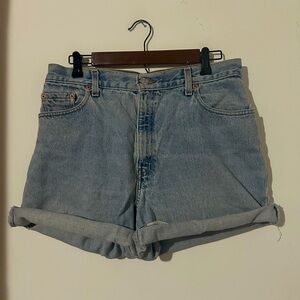 Vintage Women’s Levi’s 550 Cutoff Shorts